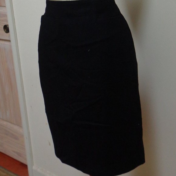 EUC - Stunning ZION Black Wool/Cashmere Blend Pencil Skirt - Size 8 - Picture 3 of 6